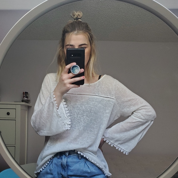 Essentials Tops - Boho bell sleeve top